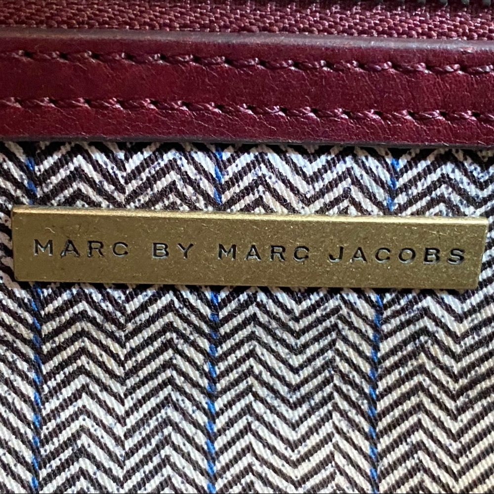 Marc Jacobs Burgundy red leather gold hardware flap open top handles purse bag - Picture 14 of 16